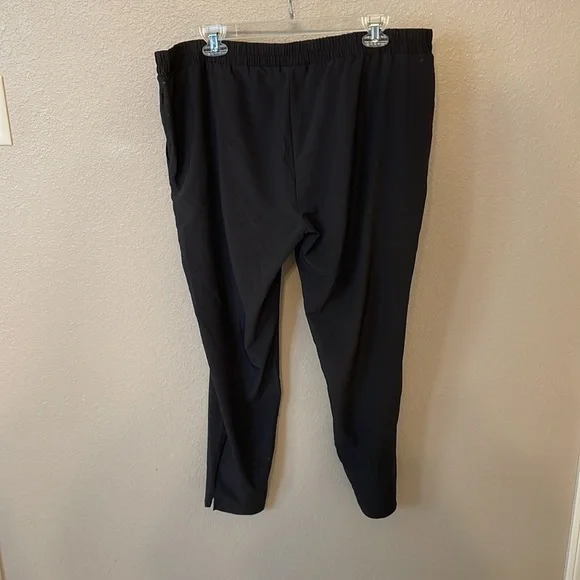 Tentree Hiking Pants. Black size XL. - Picture 2 of 5